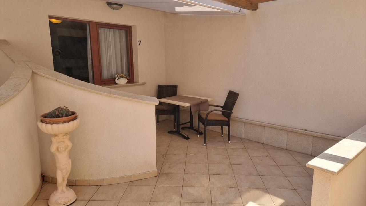 Apartmani Sidro Malinska Extérieur photo