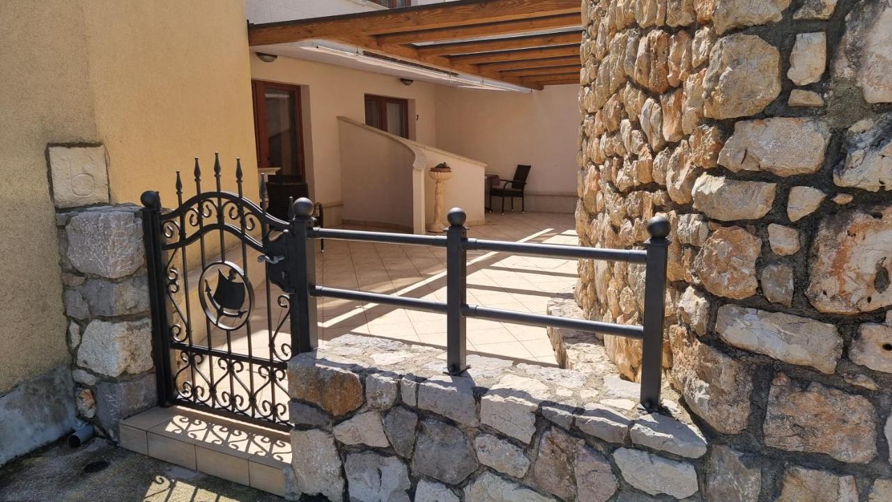 Apartmani Sidro Malinska Extérieur photo
